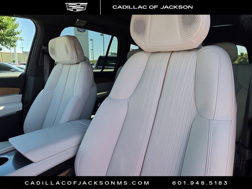2026 Cadillac VISTIQ Luxury