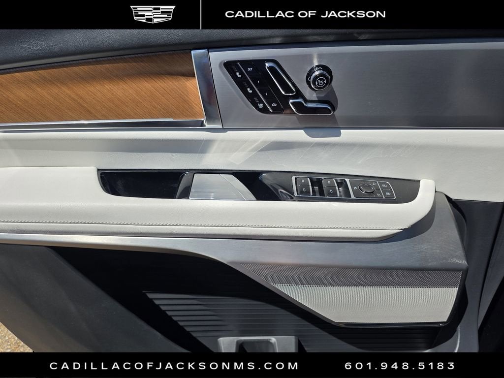 2026 Cadillac VISTIQ Luxury
