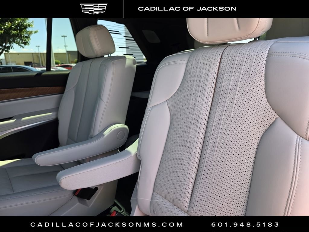 2026 Cadillac VISTIQ Luxury