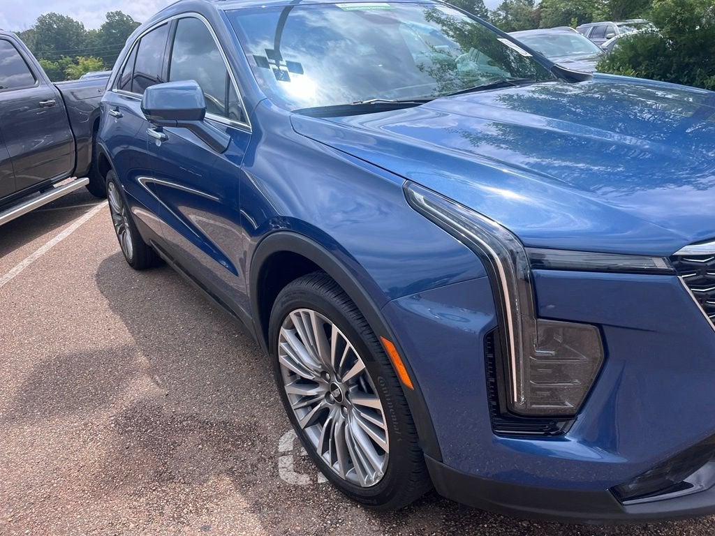 2024 Cadillac XT4 Premium Luxury