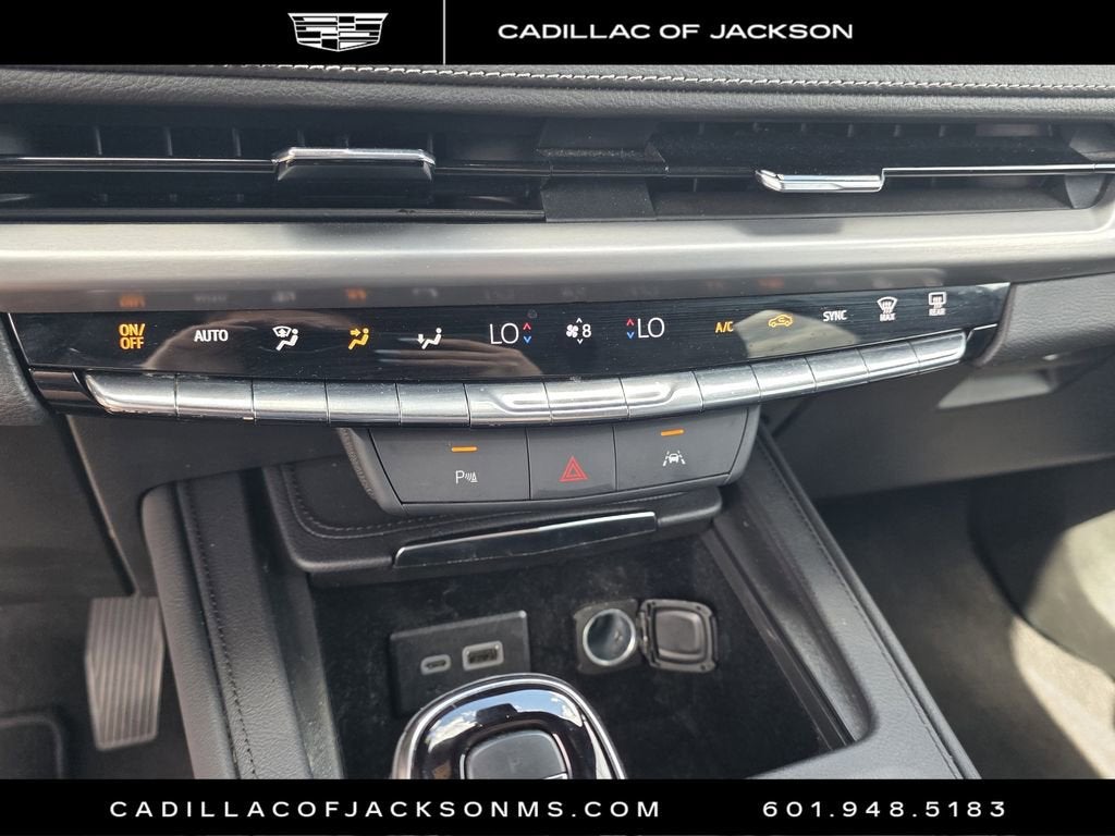 2025 Cadillac XT4 Premium Luxury