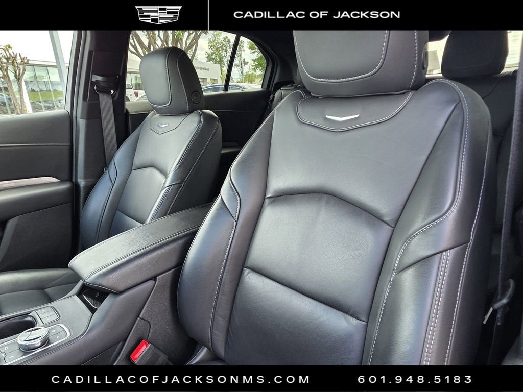 2025 Cadillac XT4 Premium Luxury