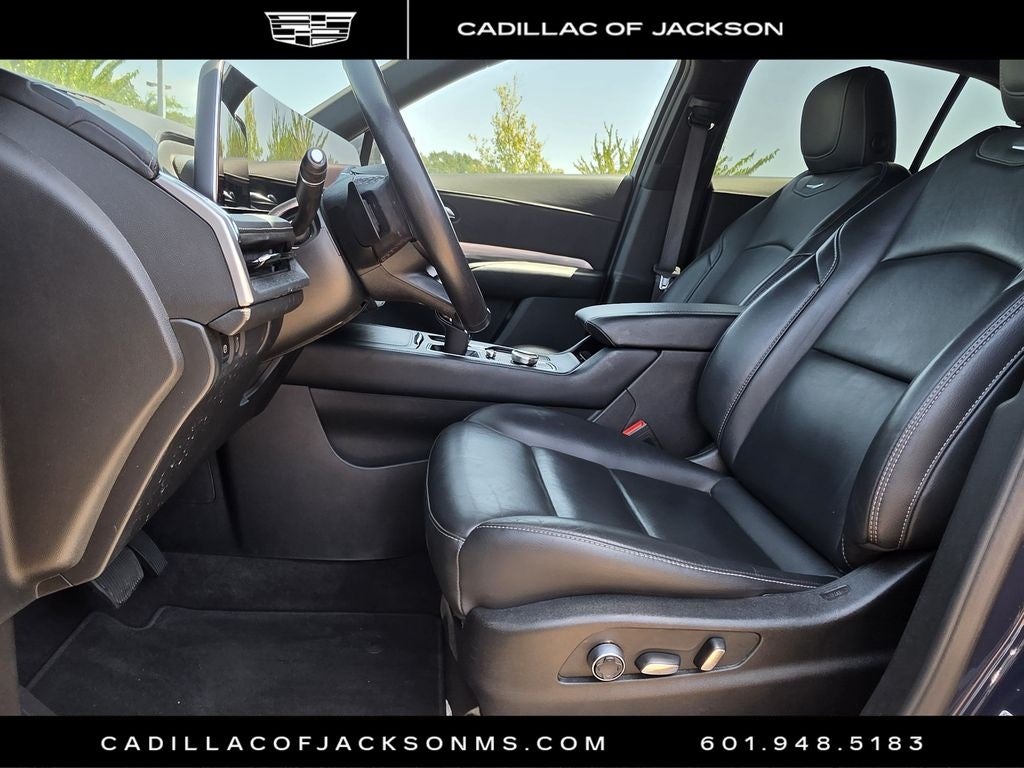 2025 Cadillac XT4 Premium Luxury