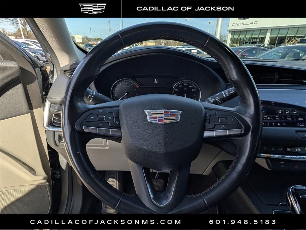 2023 Cadillac XT4 Premium Luxury