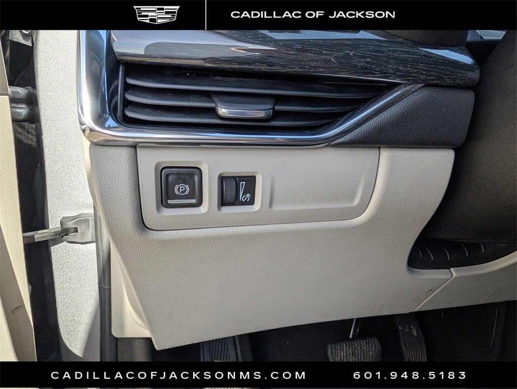 2023 Cadillac XT4 Premium Luxury