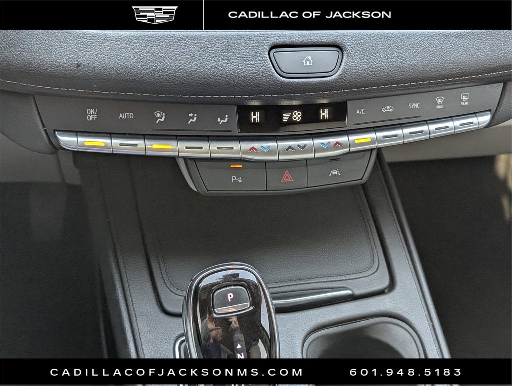 2023 Cadillac XT4 Premium Luxury