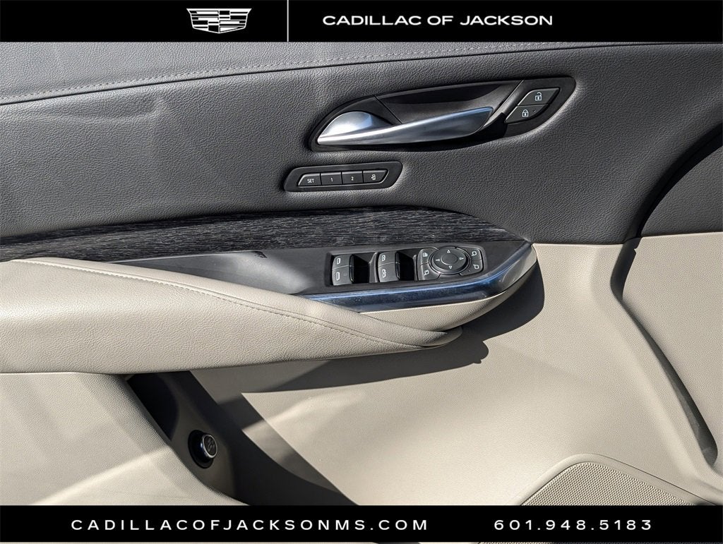 2023 Cadillac XT4 Premium Luxury