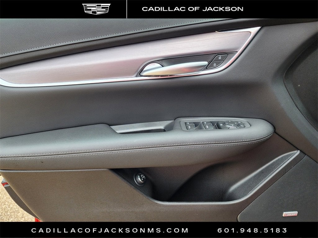 2025 Cadillac XT5 Luxury