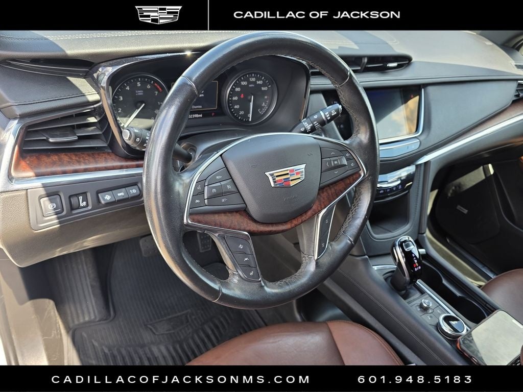 2022 Cadillac XT5 FWD Premium Luxury