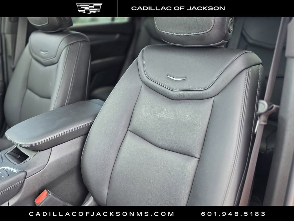 2025 Cadillac XT6 Luxury