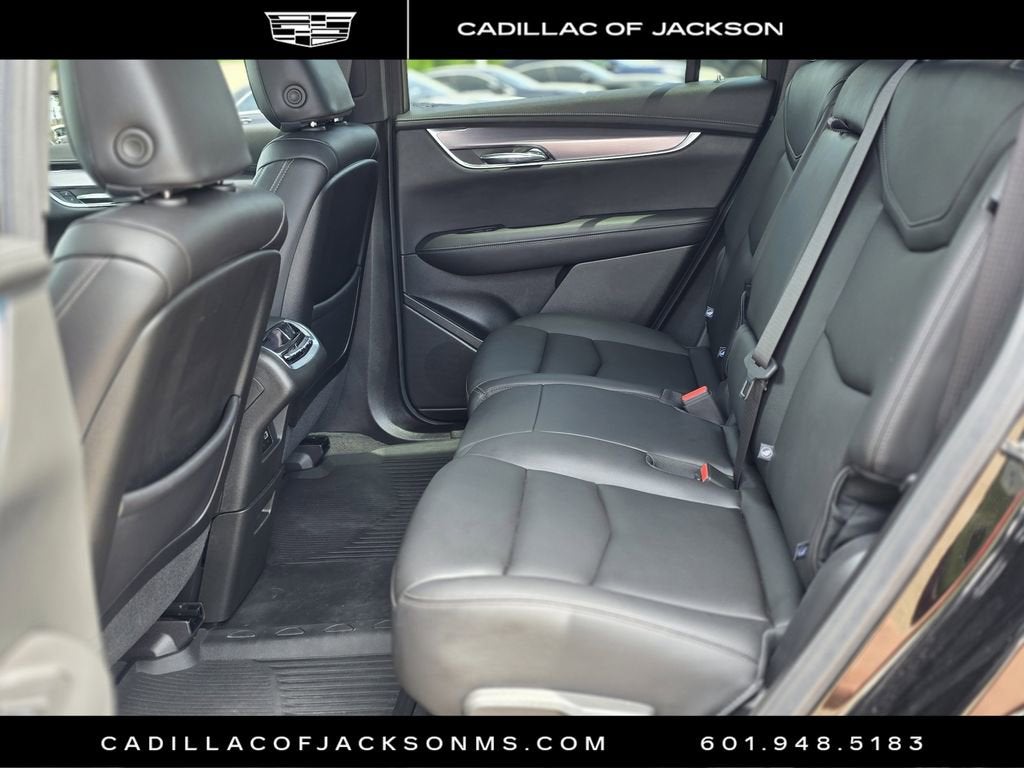 2025 Cadillac XT6 Luxury