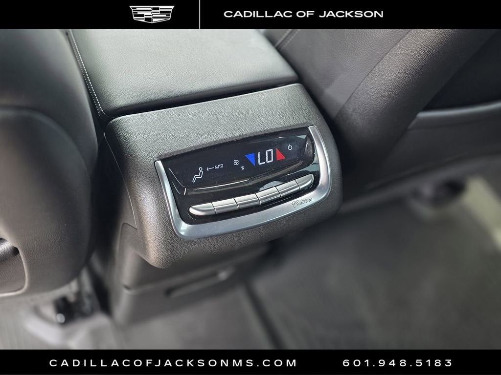 2025 Cadillac XT6 Luxury