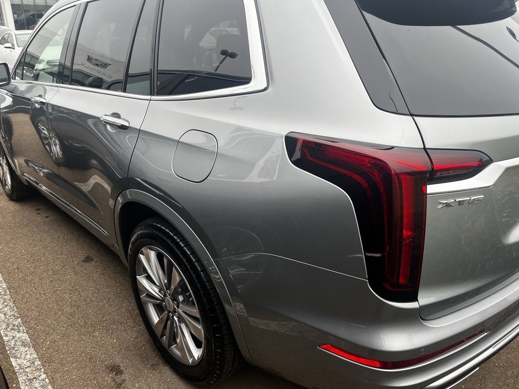 2025 Cadillac XT6 Premium Luxury