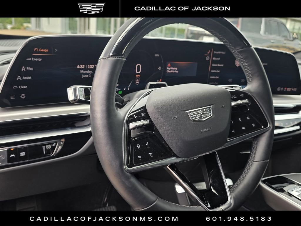 2024 Cadillac LYRIQ Luxury 2