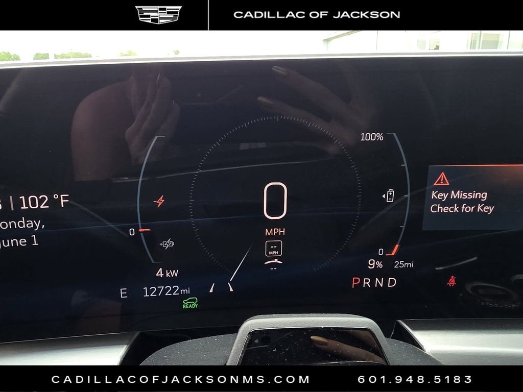 2024 Cadillac LYRIQ Luxury 2