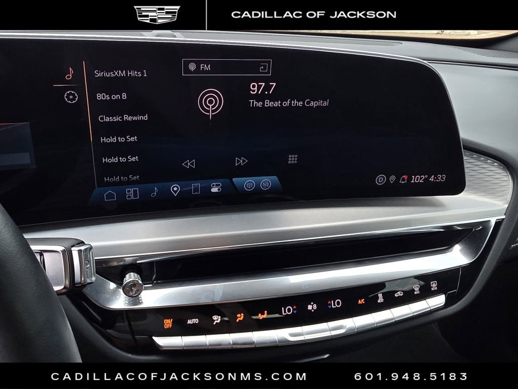 2024 Cadillac LYRIQ Luxury 2