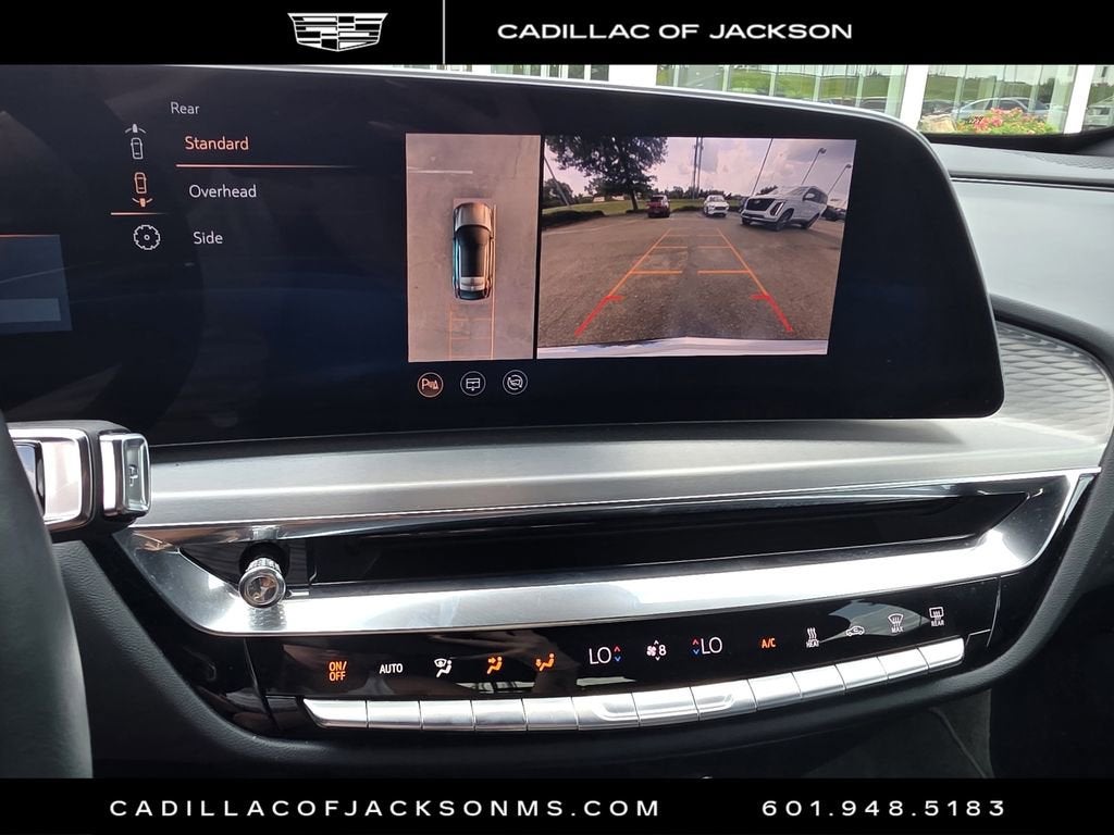 2024 Cadillac LYRIQ Luxury 2