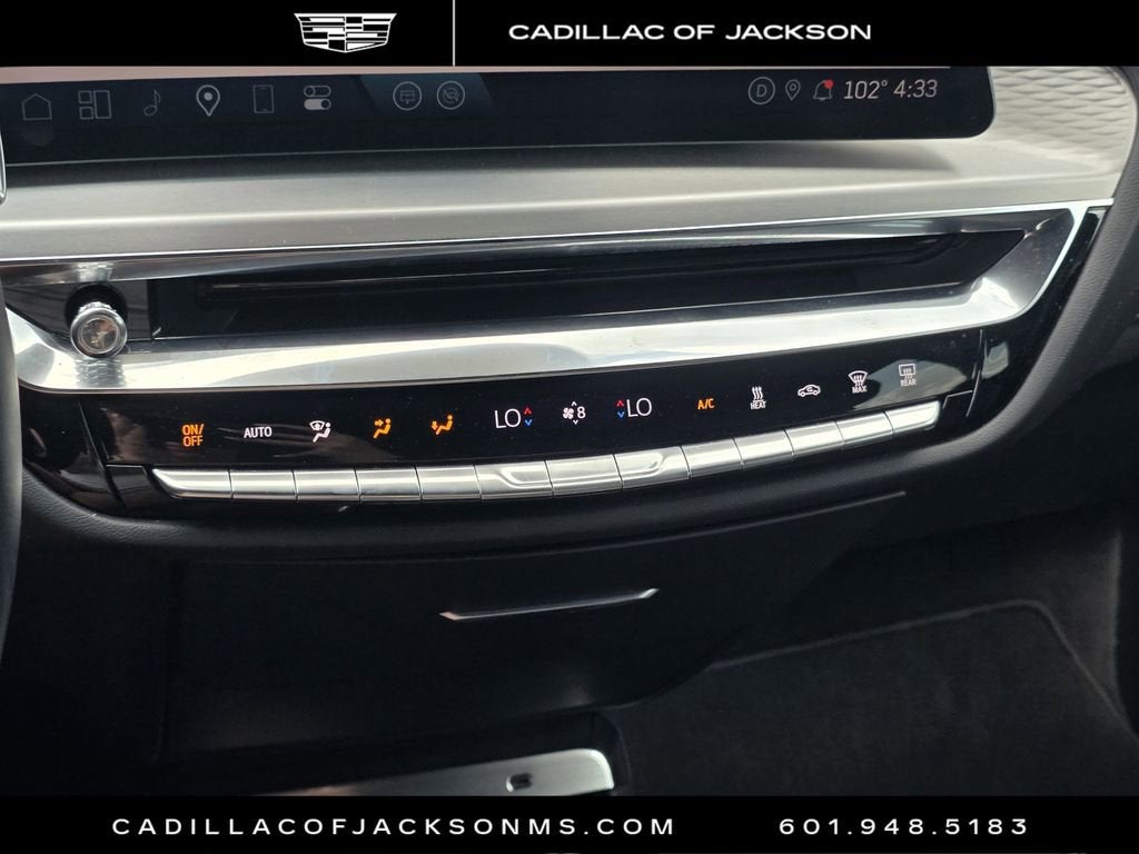 2024 Cadillac LYRIQ Luxury 2