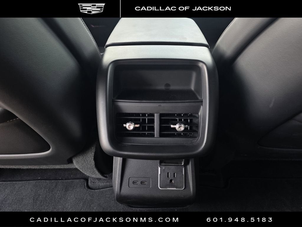 2024 Cadillac LYRIQ Luxury 2