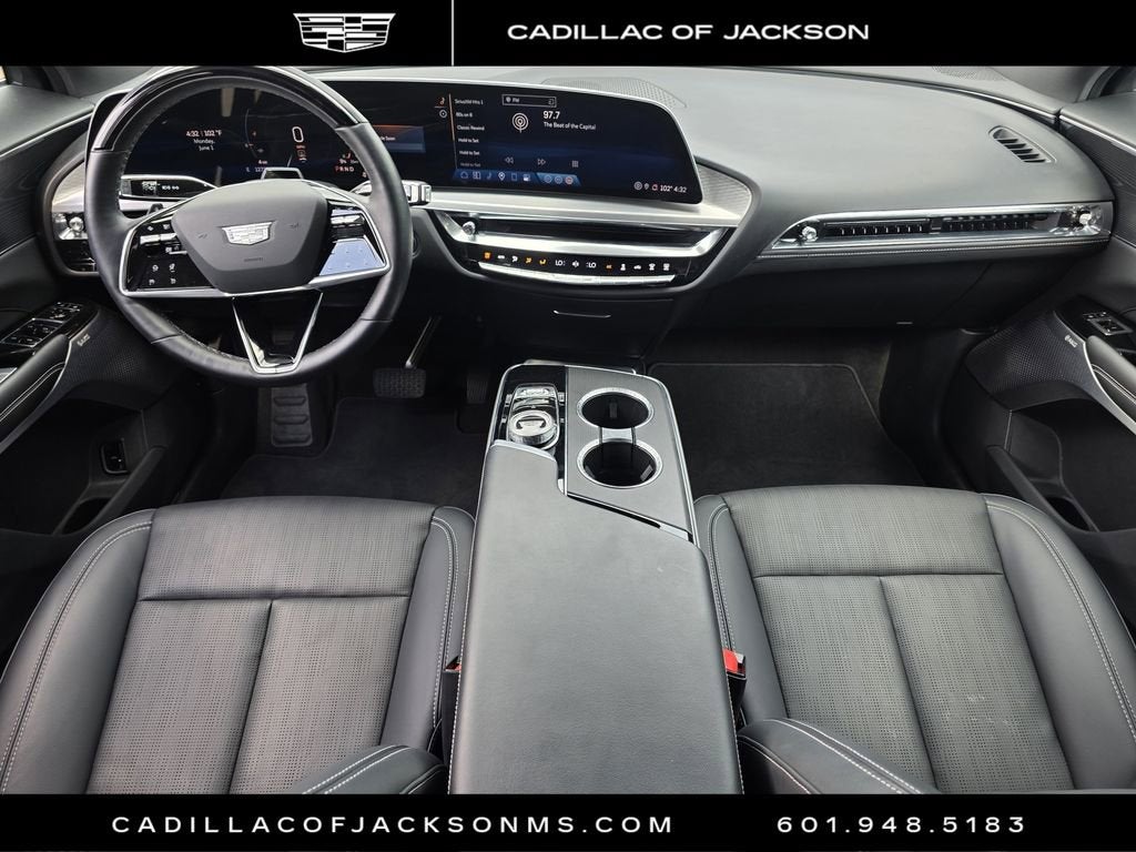2024 Cadillac LYRIQ Luxury 2