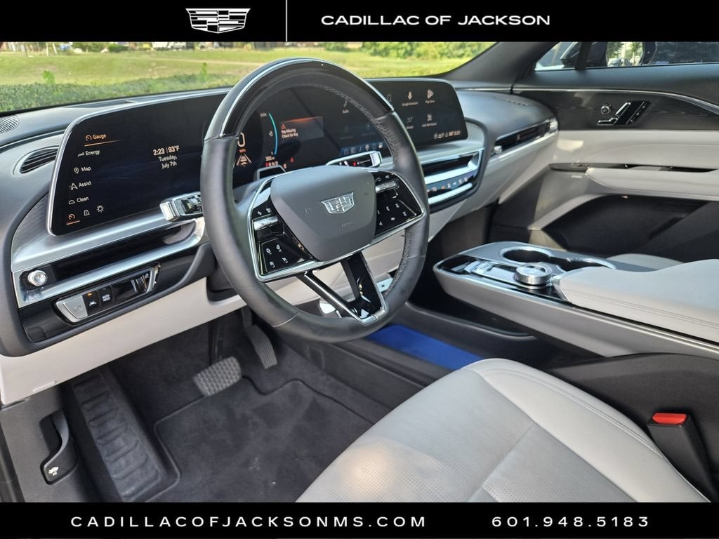 2024 Cadillac LYRIQ Luxury 3