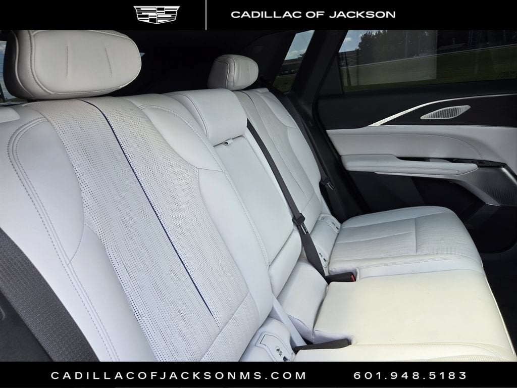 2024 Cadillac LYRIQ Luxury 3