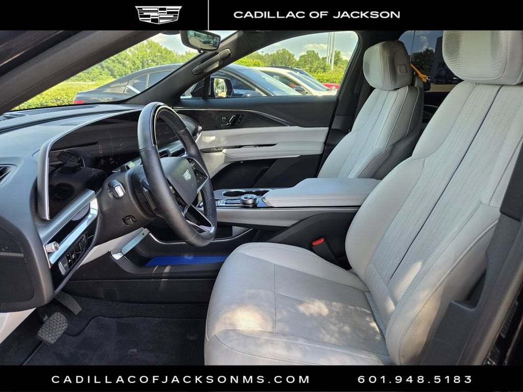 2024 Cadillac LYRIQ Luxury 3