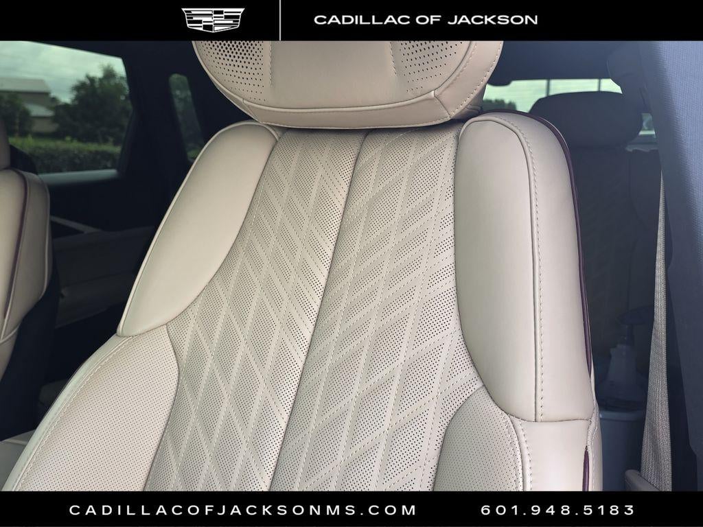 2024 Cadillac LYRIQ Sport 3