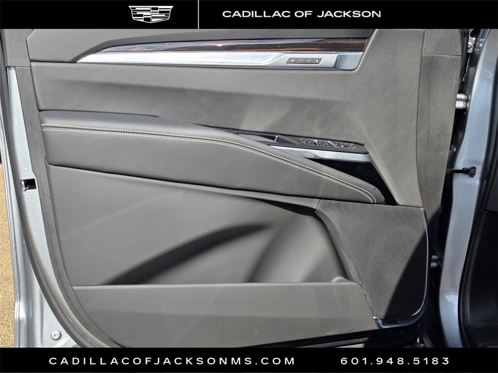 2025 Cadillac Escalade ESV Luxury