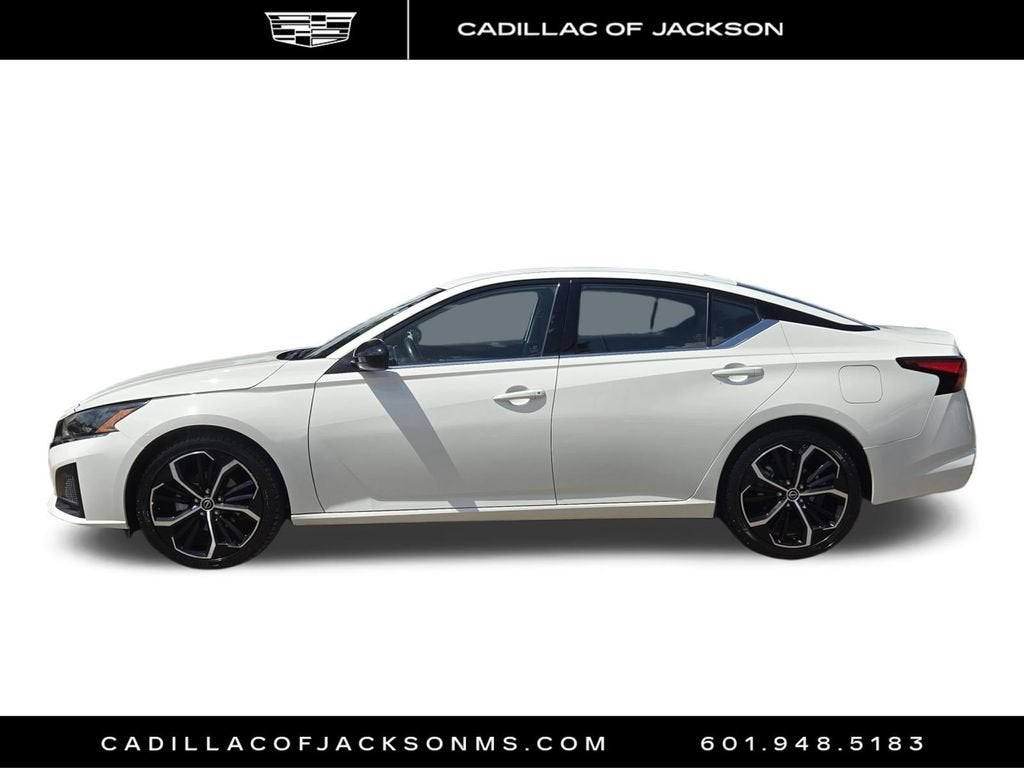 2025 Nissan Altima SR
