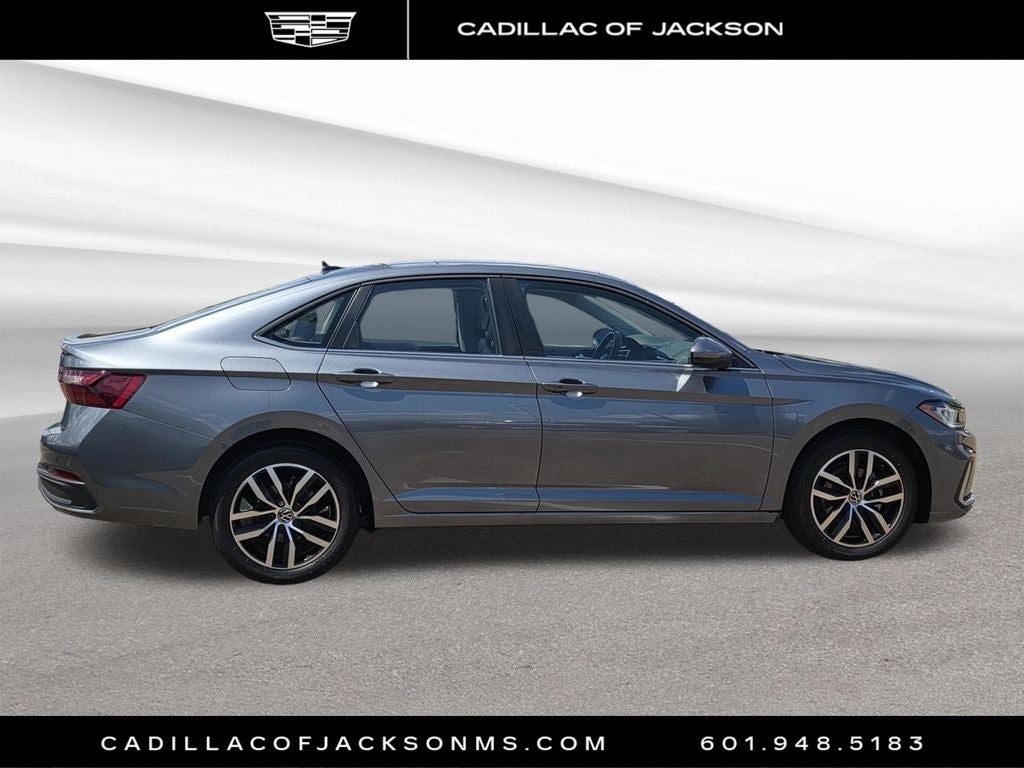 2025 Volkswagen Jetta SE