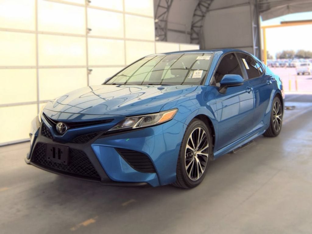 2020 Toyota Camry SE