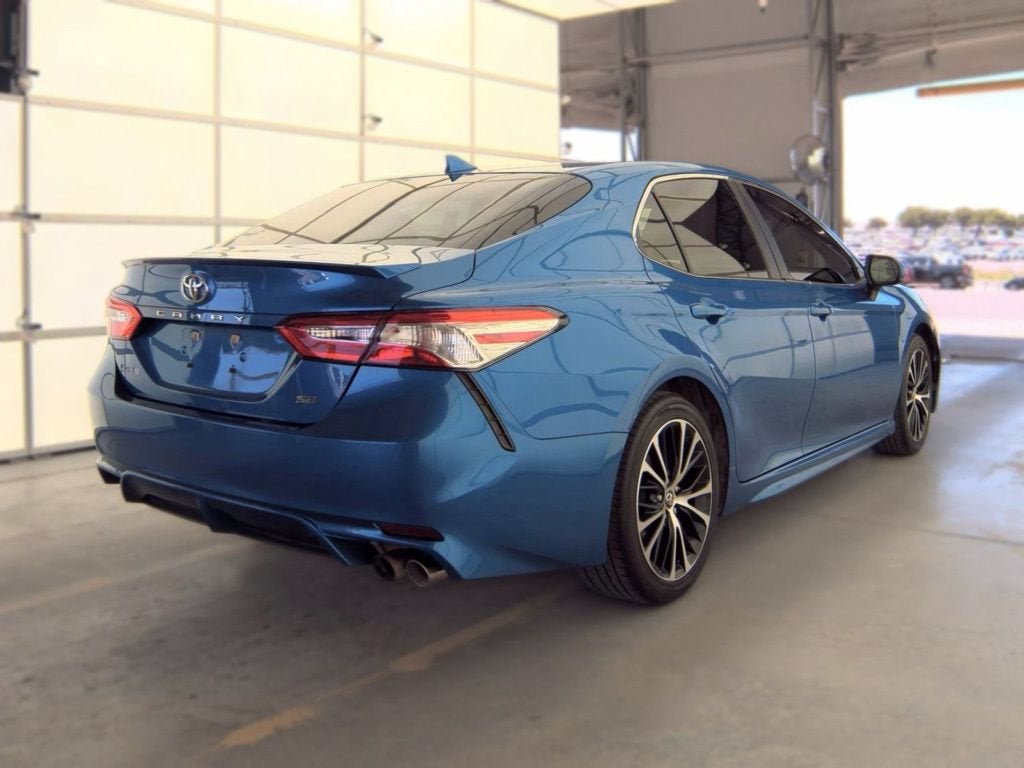2020 Toyota Camry SE