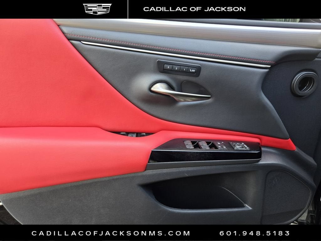 2023 Lexus ES ES 300h F SPORT Handling