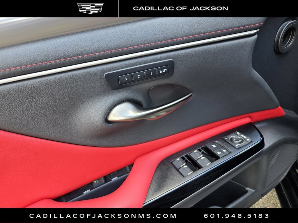 2023 Lexus ES ES 300h F SPORT Handling