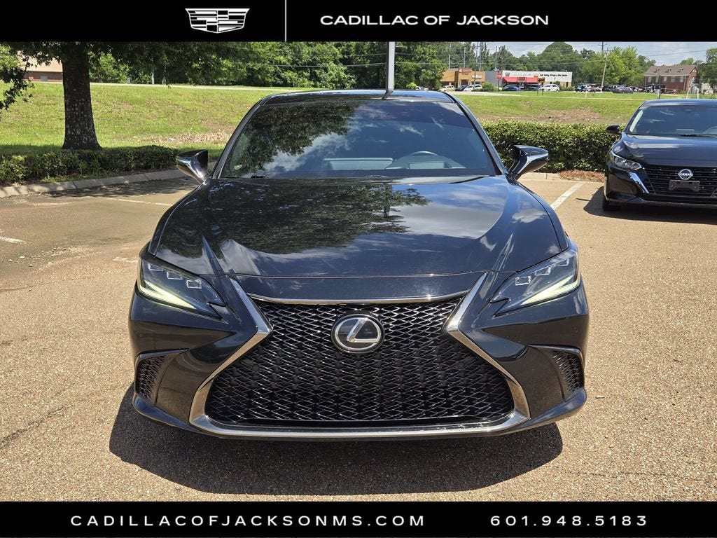 2023 Lexus ES ES 300h F SPORT Handling