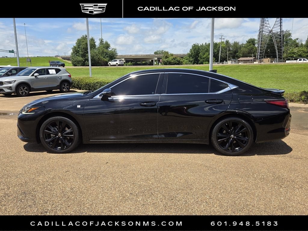 2023 Lexus ES ES 300h F SPORT Handling
