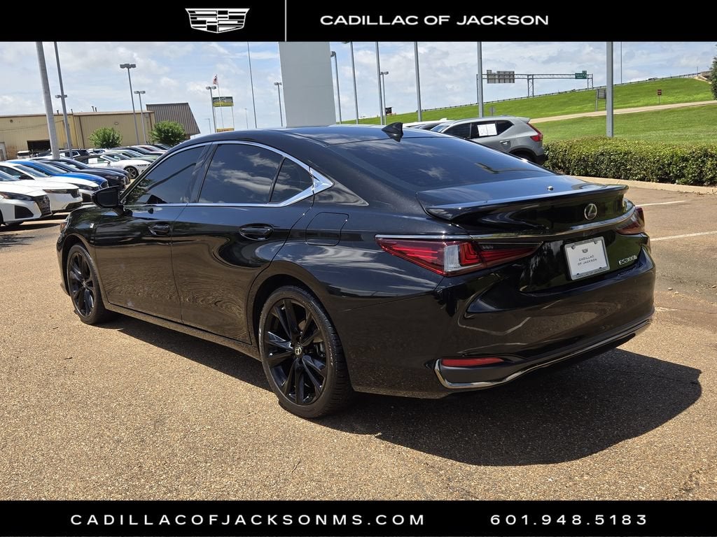 2023 Lexus ES ES 300h F SPORT Handling