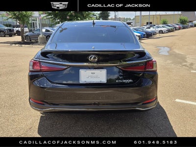 2023 Lexus ES ES 300h F SPORT Handling