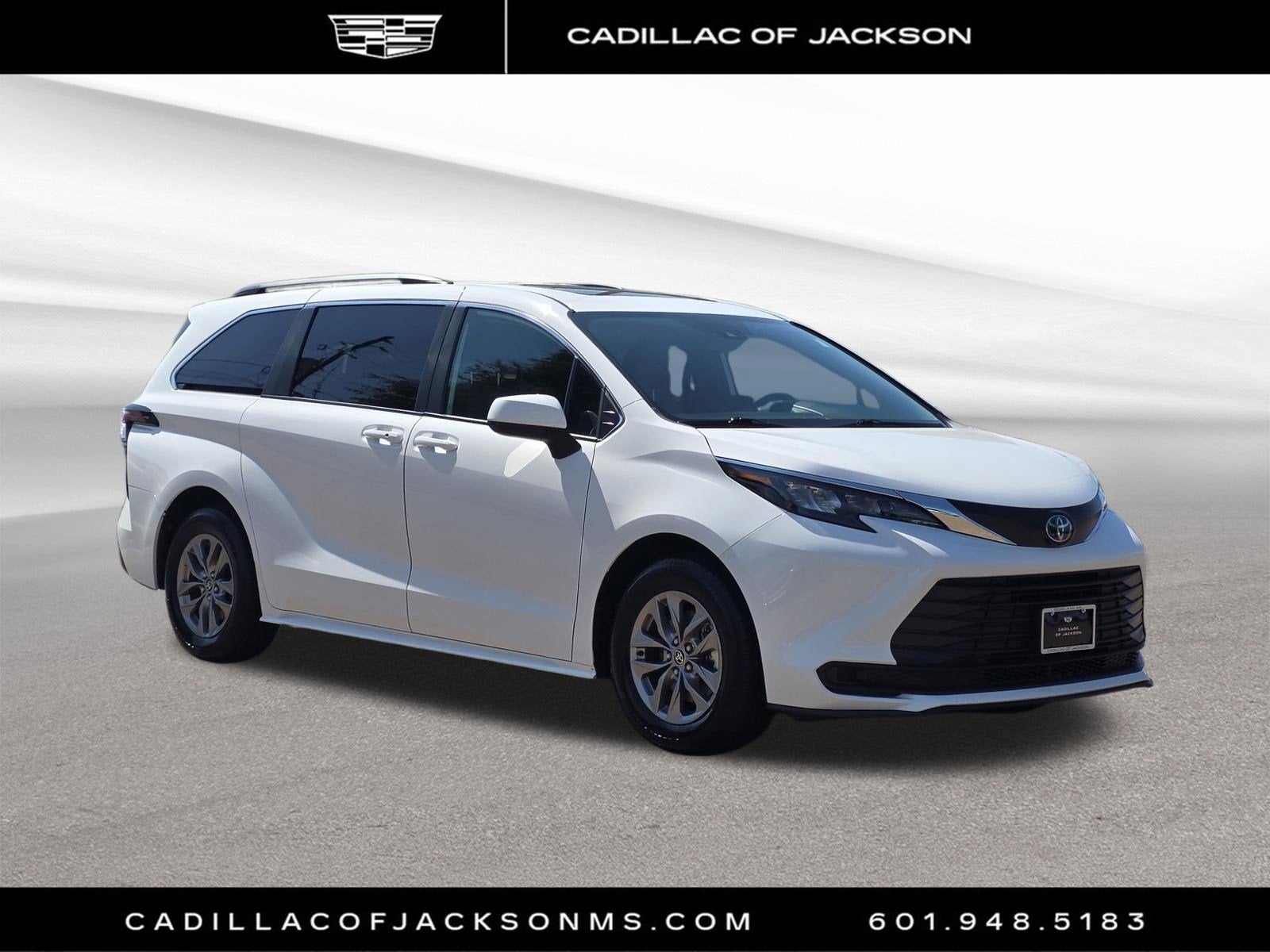 2025 Toyota Sienna LE
