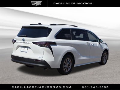 2025 Toyota Sienna LE