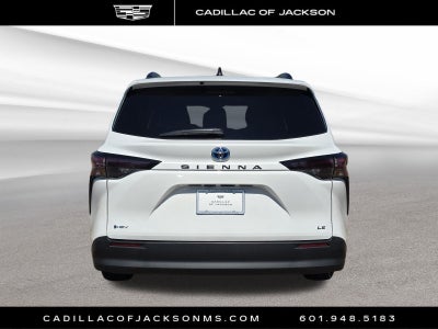 2025 Toyota Sienna LE
