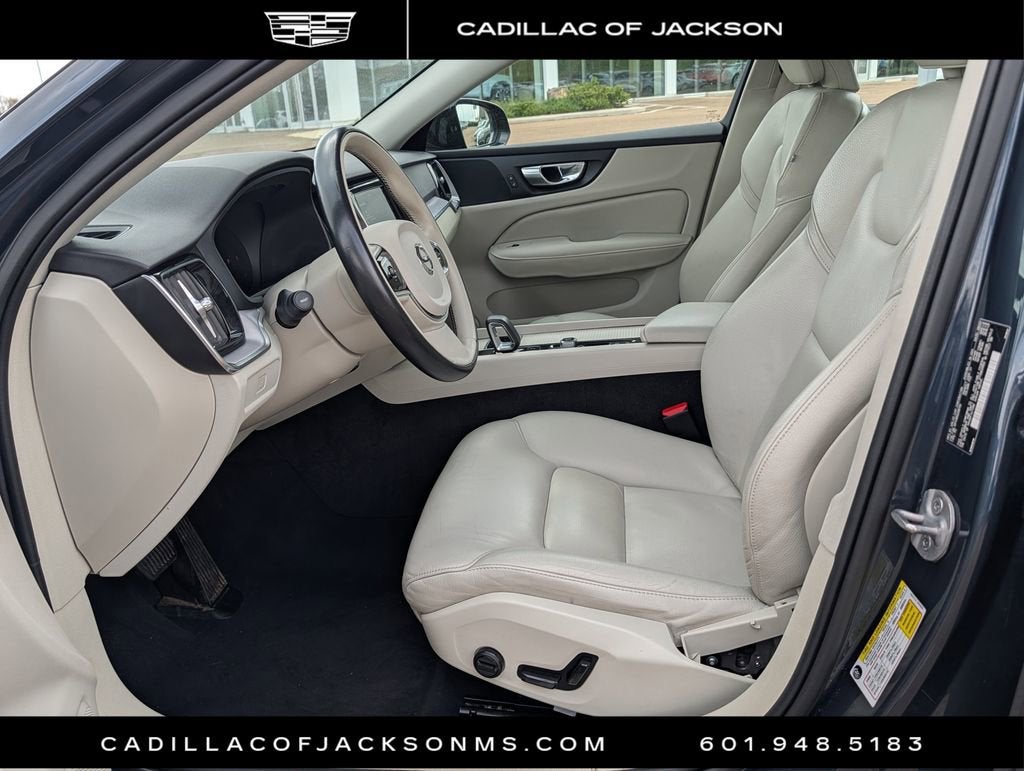 2024 Volvo S60 Core Dark Theme