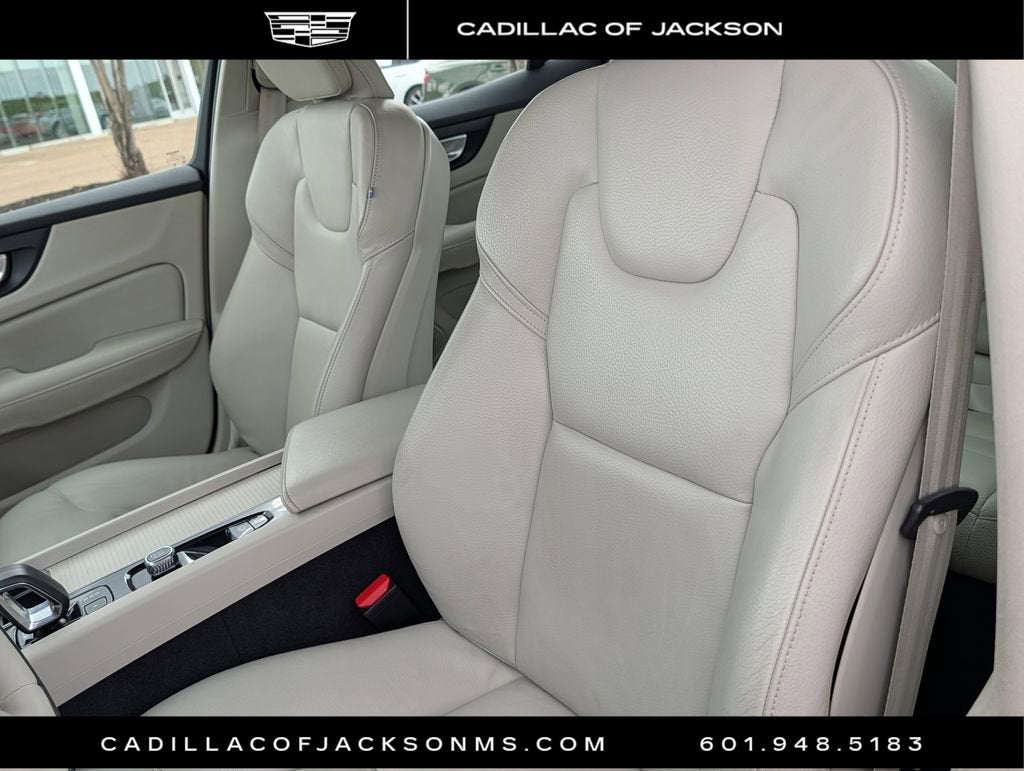 2024 Volvo S60 Core Dark Theme