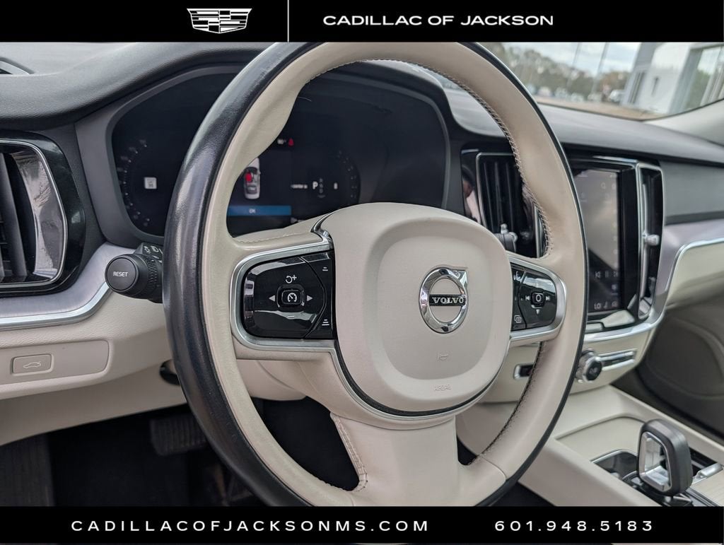 2024 Volvo S60 Core Dark Theme