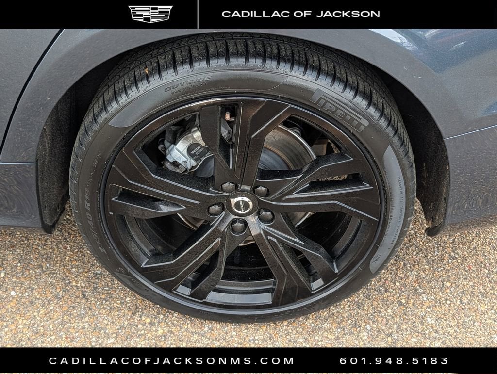 2024 Volvo S60 Core Dark Theme