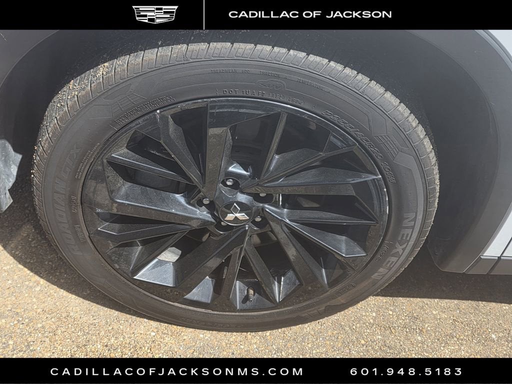 2023 Mitsubishi Outlander SE