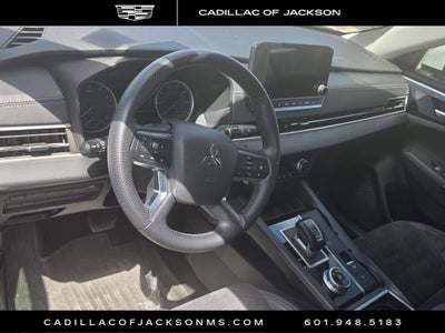 2023 Mitsubishi Outlander SE