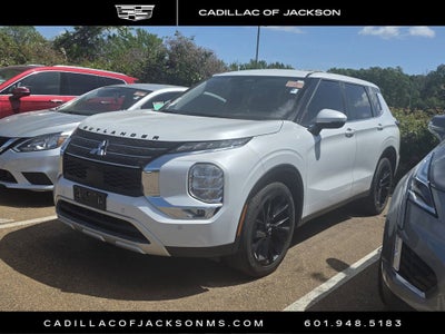 2023 Mitsubishi Outlander SE