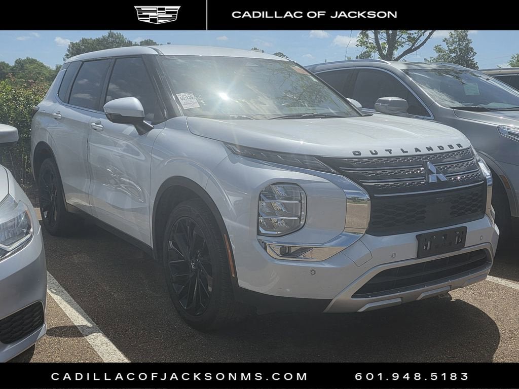 2023 Mitsubishi Outlander SE